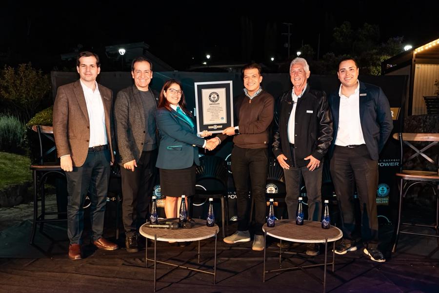 De 1.980 km lange rit van Bogotá naar de Caribische kust leverde de Nissan Qashqai e-POWER een officiële Guinness World Records™-titel op